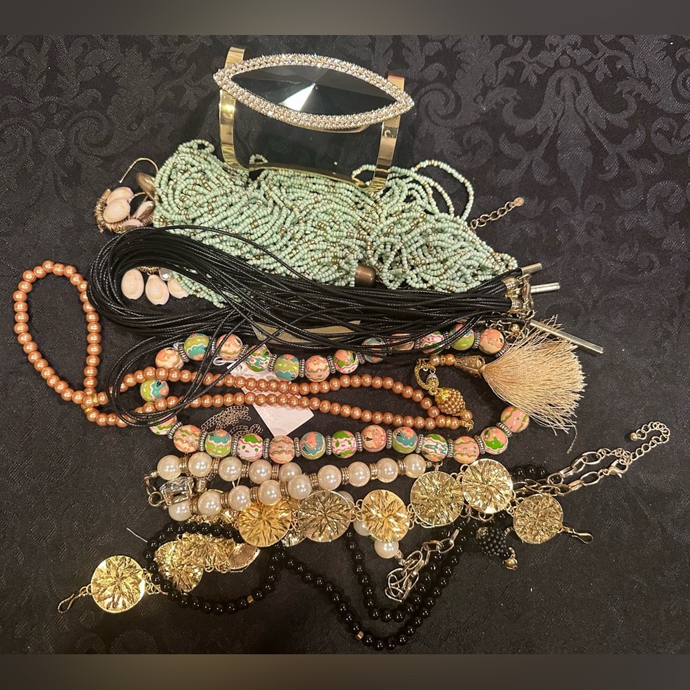 Jewelry Lot #204